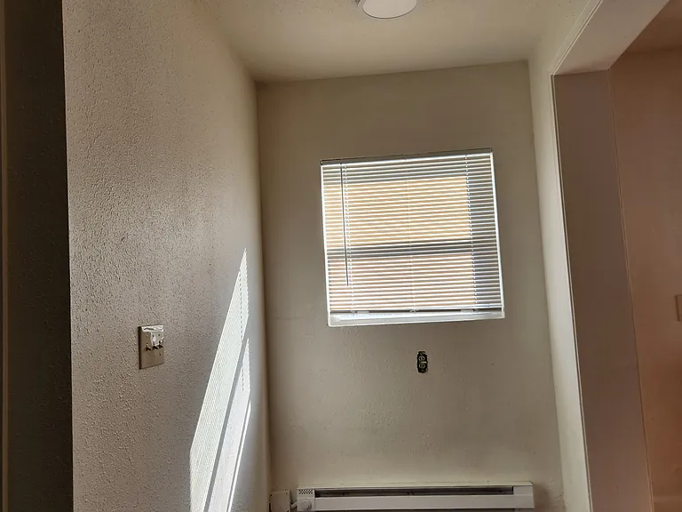 15212 Washington Ave SW — Photo 6