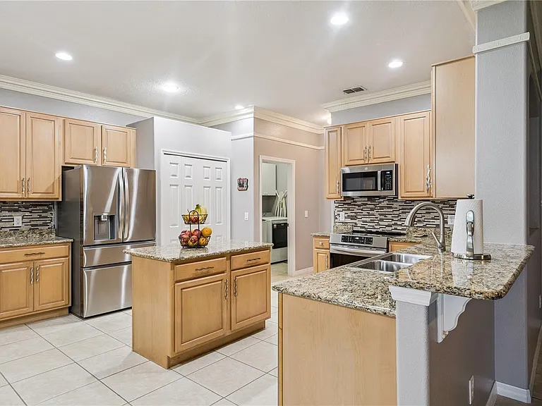 480 Rob Roy Dr — Photo 2