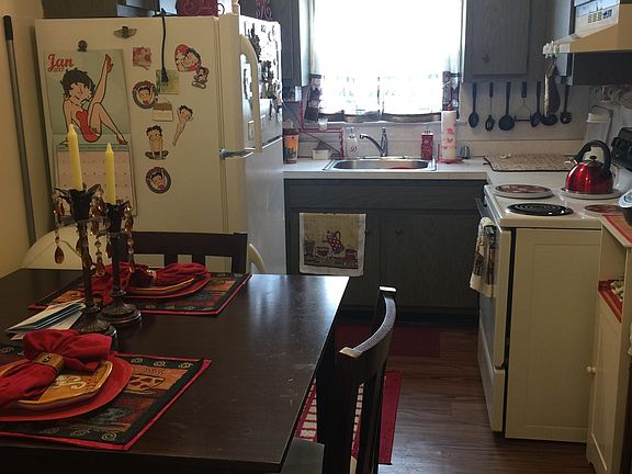 Large eat in kitchen