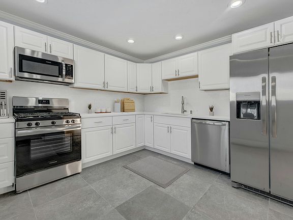 3rd image of 16 Cypress Peak Ln #16