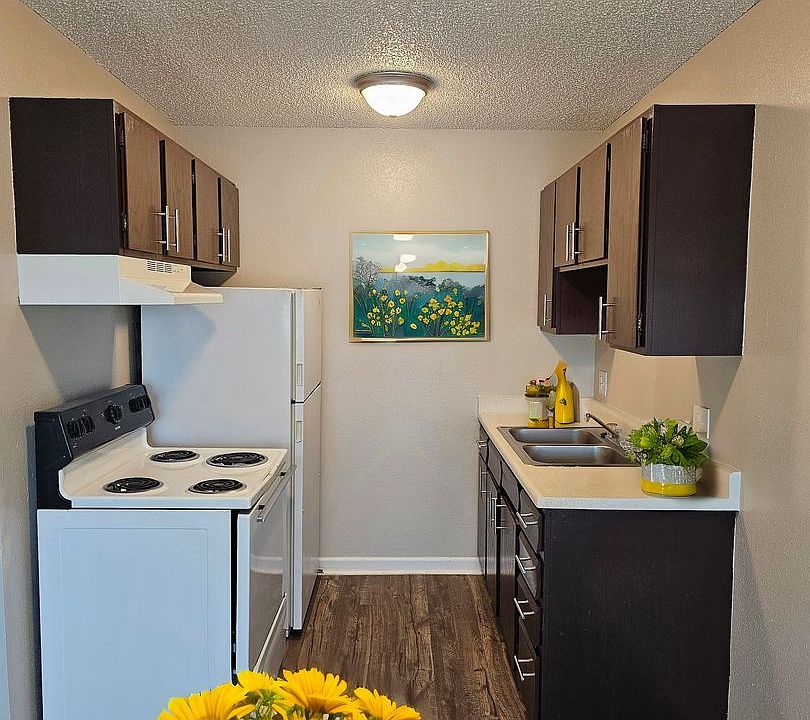 1st image of 2007 Carmel Dr #2019-11