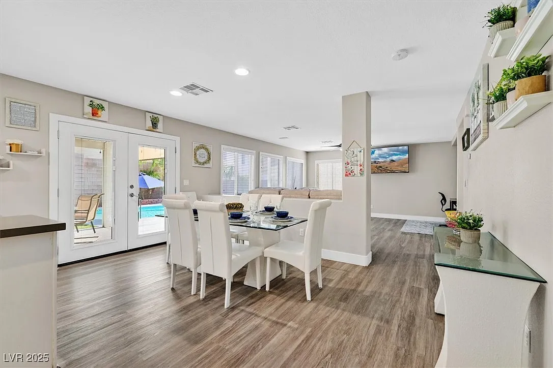 5 bed, 2.5 bath, 2529 sqft, $6,500 — Photo 4