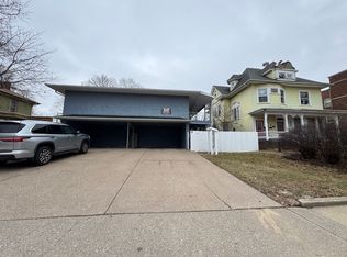 20th St RI Apartments, Rock Island, IL 61201