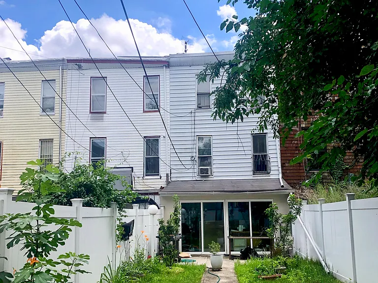 1195 Saint Marks Ave #1 — Photo 7