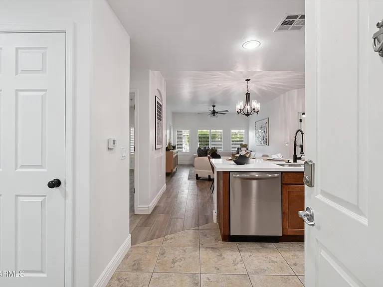 5450 E Deer Valley Dr #1215 — Photo 1