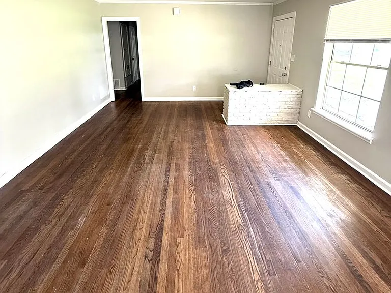 1805 Gillespie Dr — Photo 2