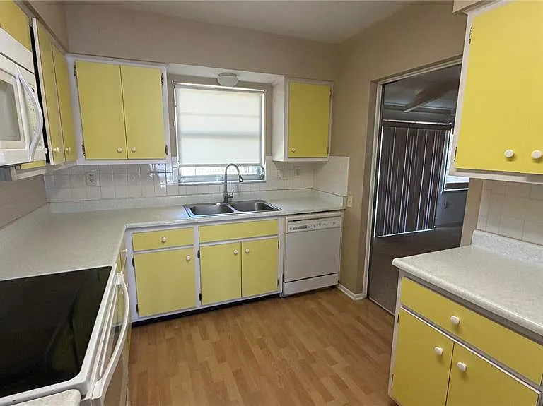 339 Pine Tree Rd — Photo 9