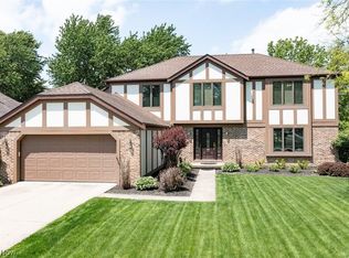 18399 Yorktown Oval, Strongsville, OH 44136