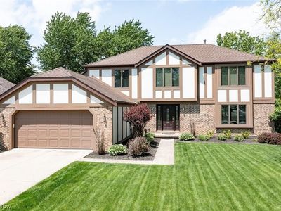 18399 Yorktown Oval, Strongsville, OH, 44136