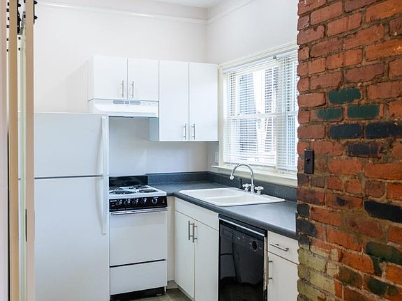 3rd image of 619 Maupas Ave