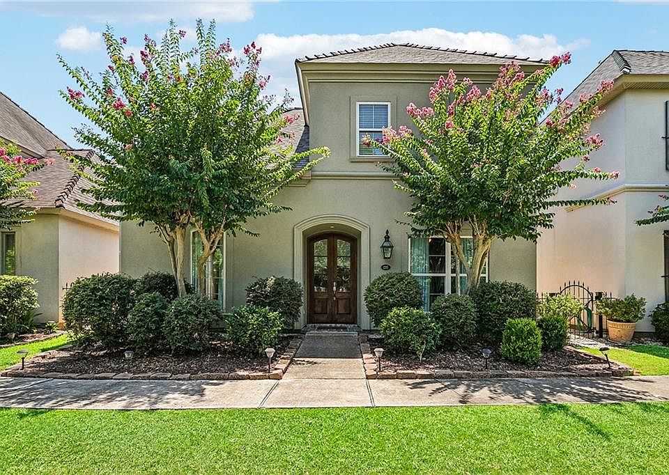 1st image of 1215 Magnolia Aly