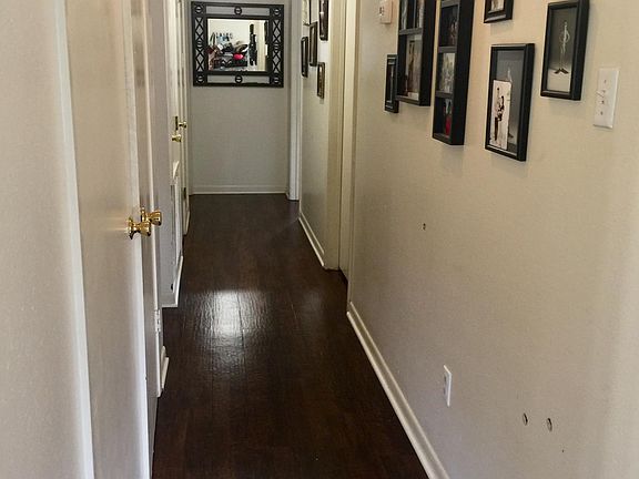 5th image of 1011 Autumn Cir #B