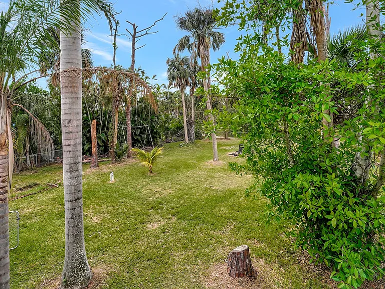 16360 N Oleander Dr — Photo 30