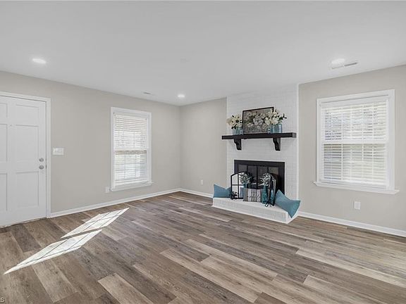 5th image of 4618 Lawndale Dr Unit F