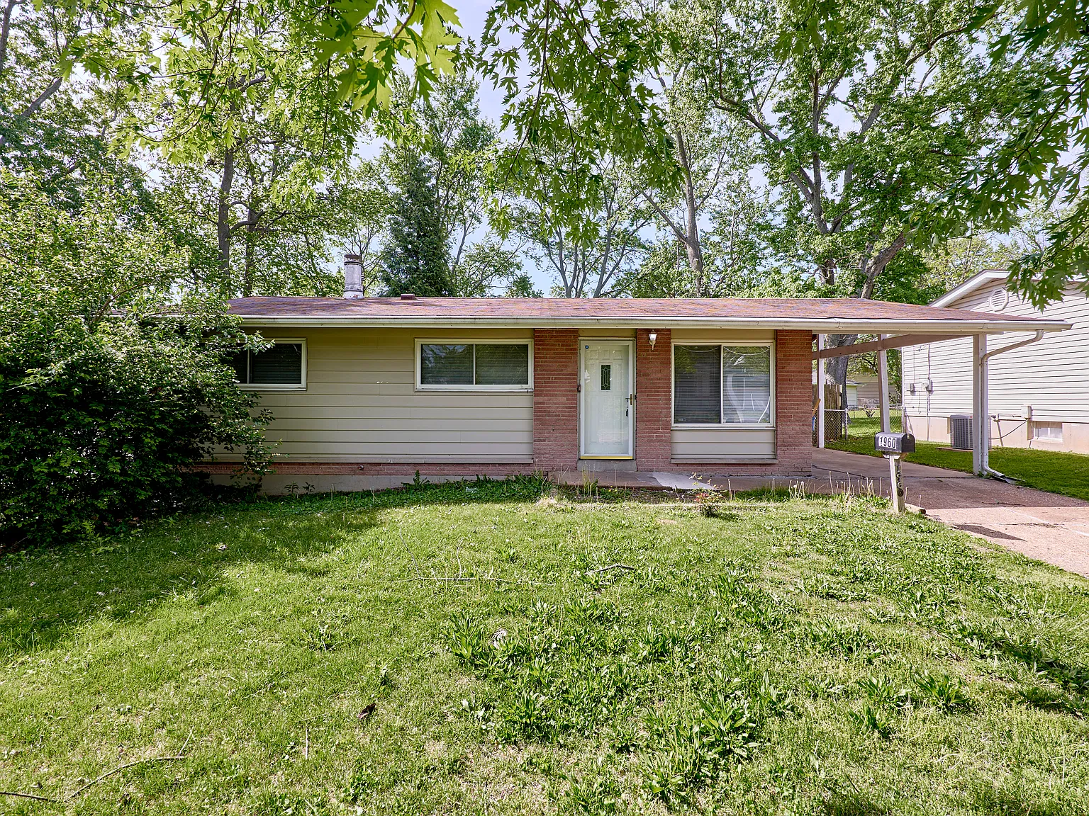 3 bed, 1.5 bath, 1064 sqft, $1,300 — Photo 3