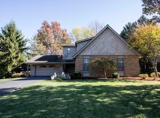 2242 Oakhurst Dr, Delaware, OH 43015