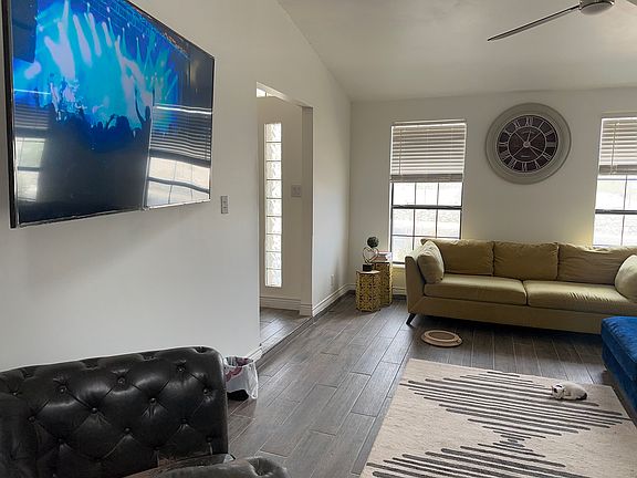 5th image of 2820 Pierce Ave #A