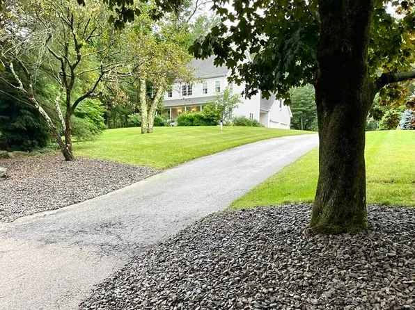 60 George St, Plainville, MA 02762