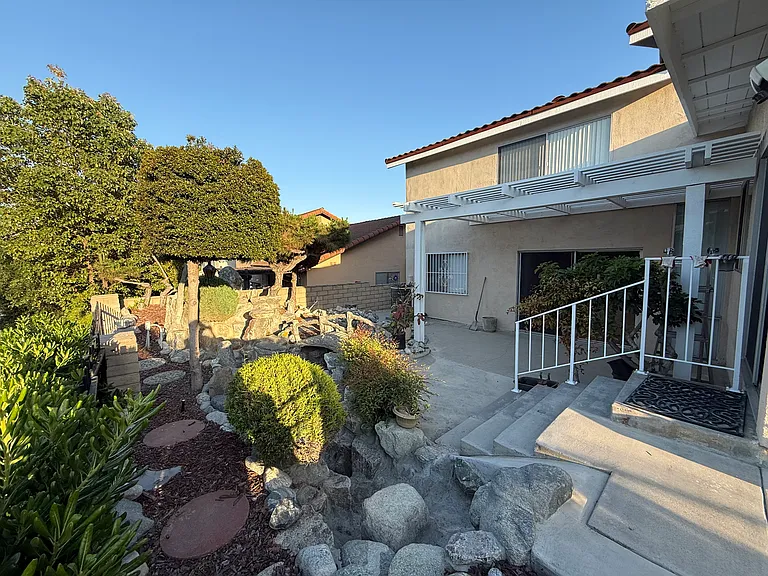920 W Adams Ave — Photo 5