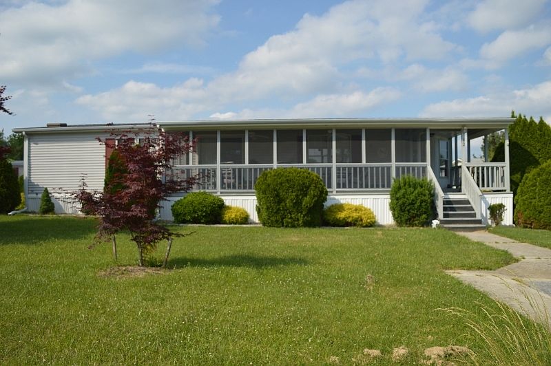 1st image of 42 Lee Dr