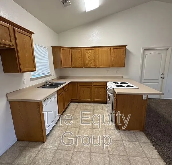 2423 W Sunnyside Ave — Photo 4