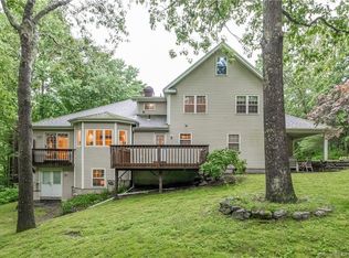 412 Cutlers Farm Rd, Monroe, CT 06468