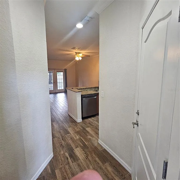 2 bed, 2.5 bath, 1278 sqft, $1,900 — Photo 4