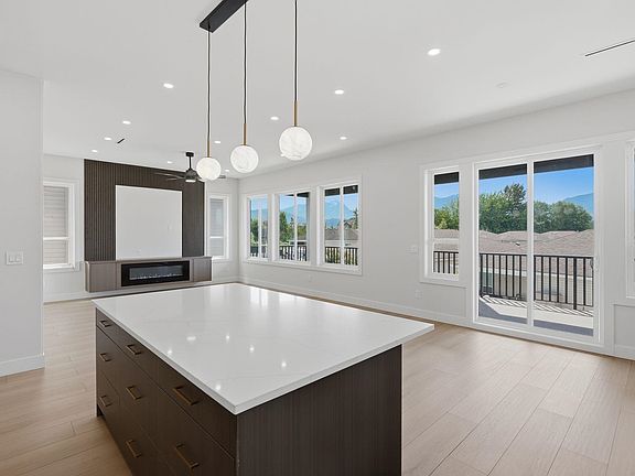 5th image of 46054 Southlands Cres
