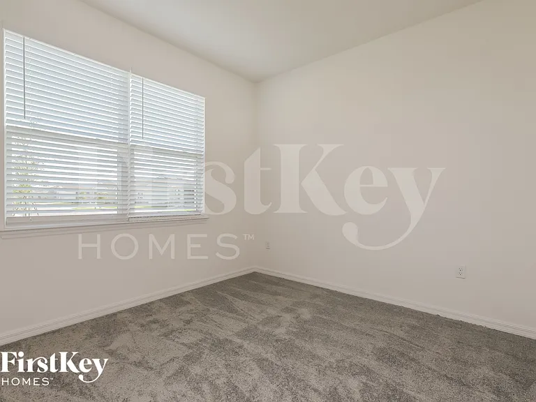 138 Windsor Reserve Dr — Photo 14