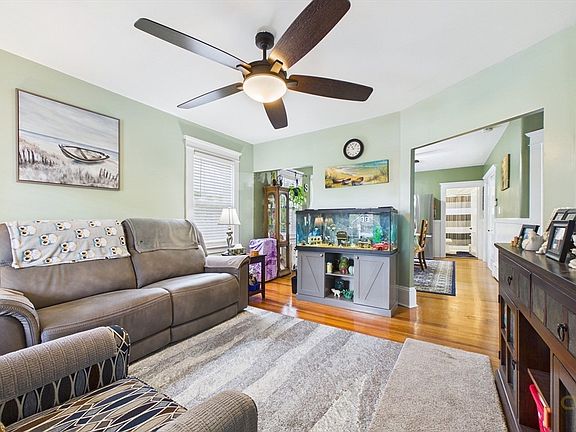 5th image of 21 Sycamore St