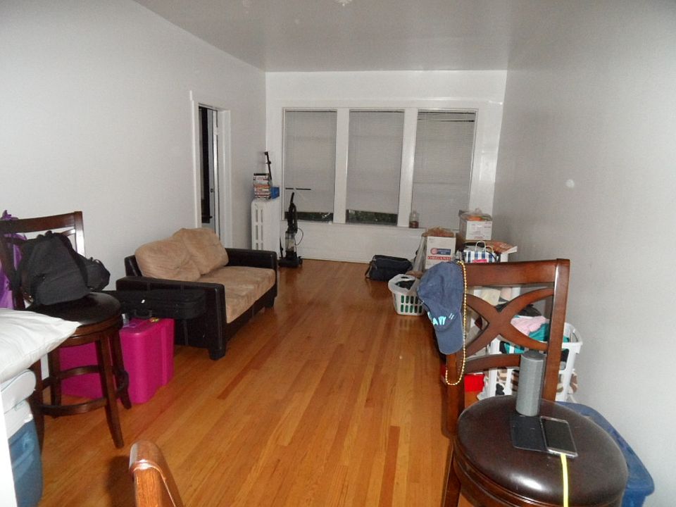 1st image of 6404 N Hermitage Ave #3