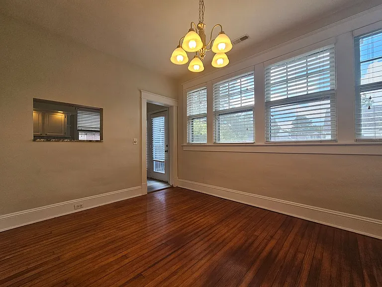 537 Washington Park — Photo 11