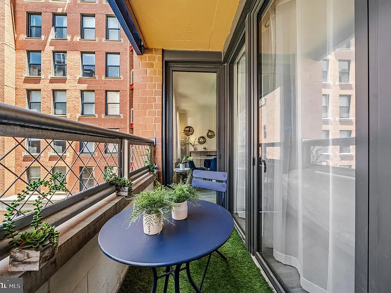 631 D St NW #637 — Photo 30