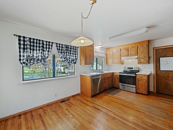 4th image of 16298 Acero Dr