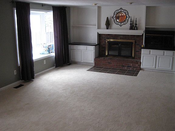 3rd image of 8727 Ramblewood Ct
