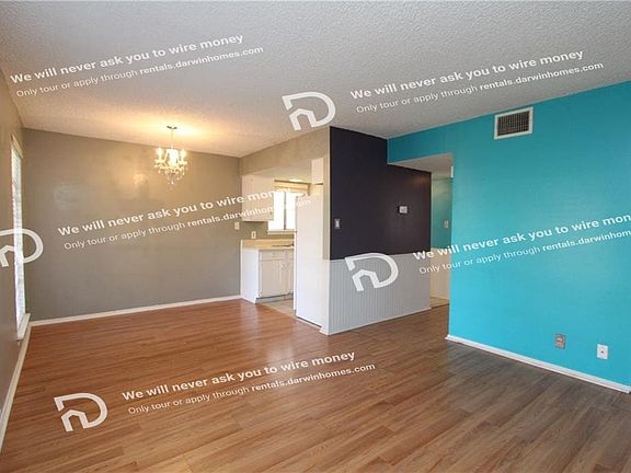 3rd image of 3429 Willowrun Dr APT A