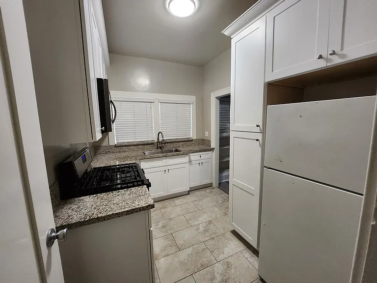 3811 E 4th St #3 — Photo 5