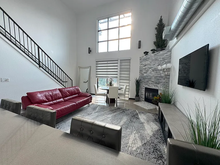 4550 Broadway St #219 — Photo 2