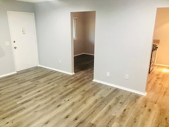 3rd image of 140 E Palmdale Ave #3
