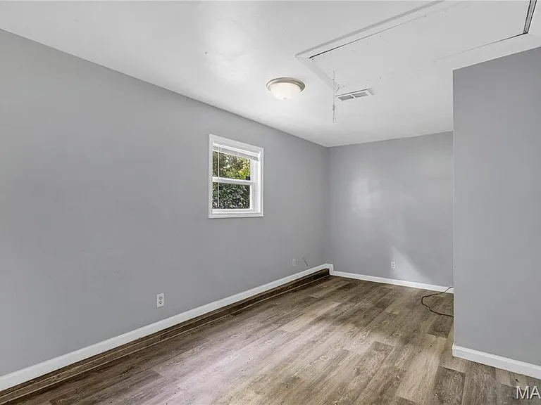 9713 Dennis Dr — Photo 10