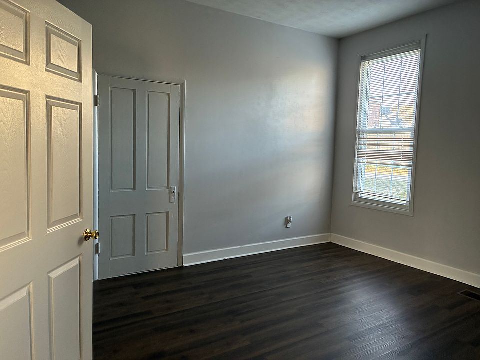 2nd image of 142 E Walnut St Suite 2