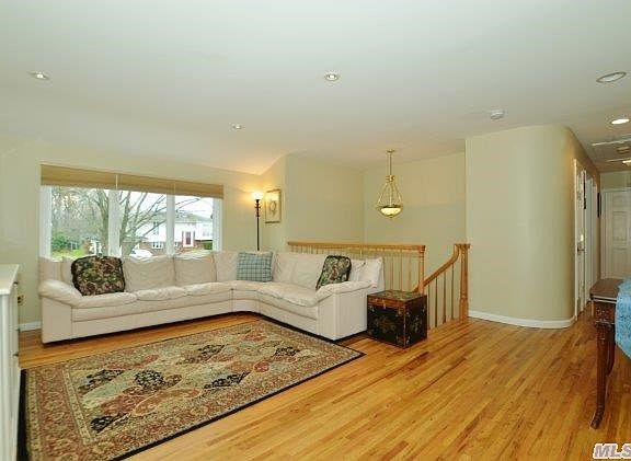 2nd image of 25 Mulberry Dr