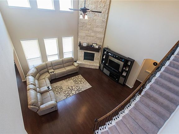 4th image of 9931 Crown Meadow Dr