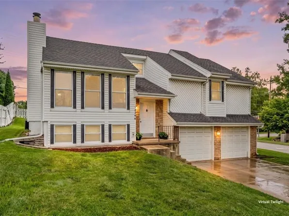 10300 Haskins St, Lenexa, KS 66215