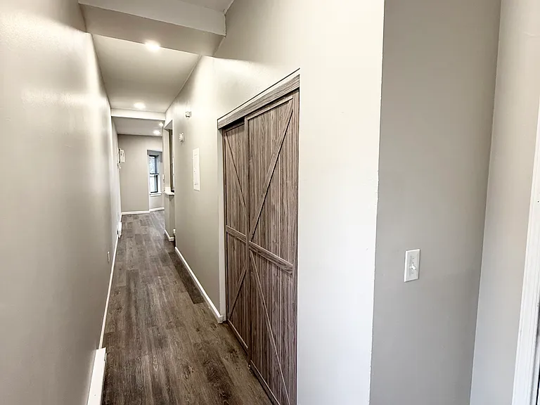202 N 6th St #203 — Photo 7