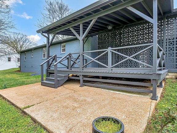 5th image of 712 Pleasantwood Dr