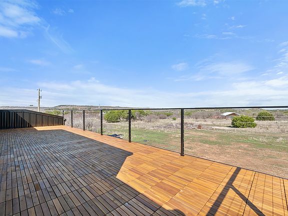 4th image of 1053 Bluff Creek Dr