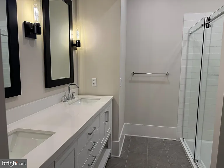 1404 Justin Dr — Photo 9