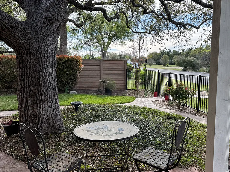 101 Dewberry Dr — Photo 7
