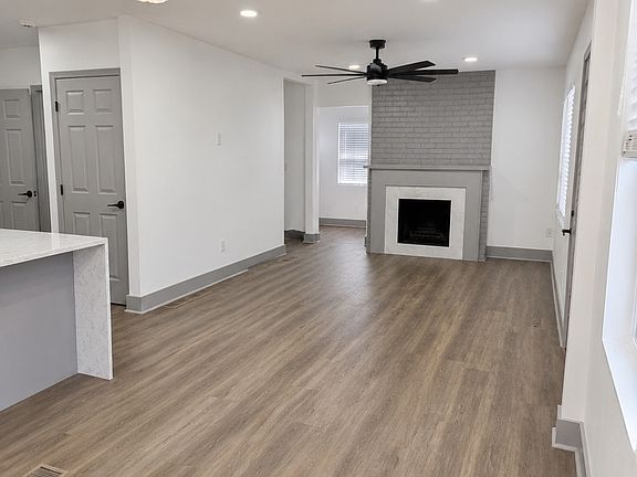 2nd image of 3051 Delmar Ln NW